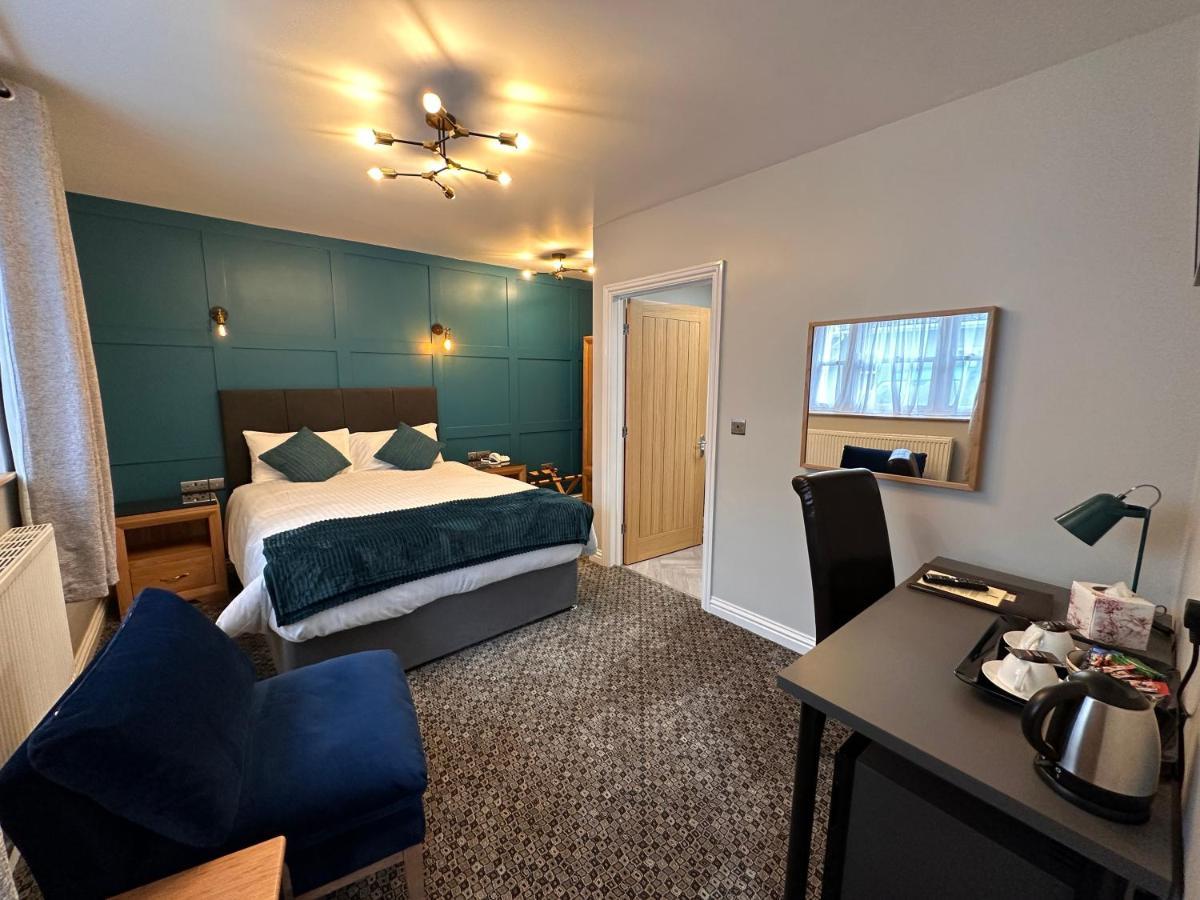 Spilman Hotel Carmarthen Exterior photo