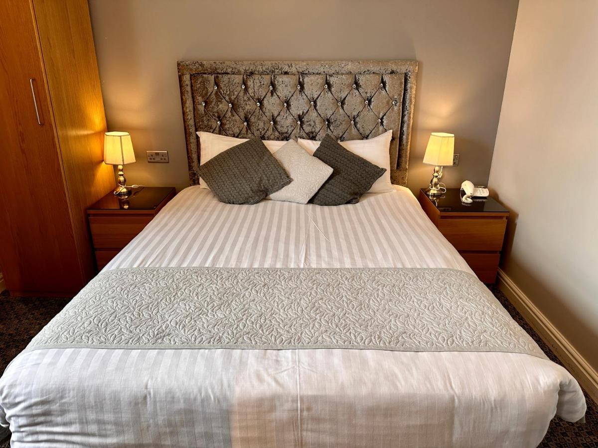 Spilman Hotel Carmarthen Exterior photo