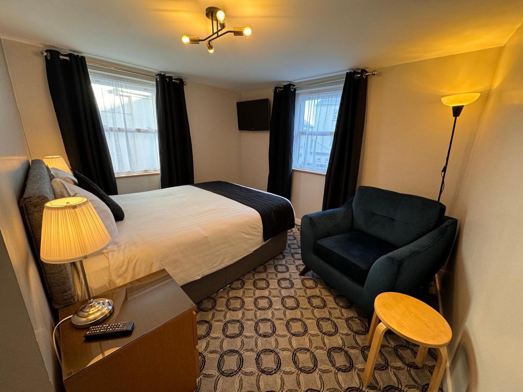 Spilman Hotel Carmarthen Exterior photo