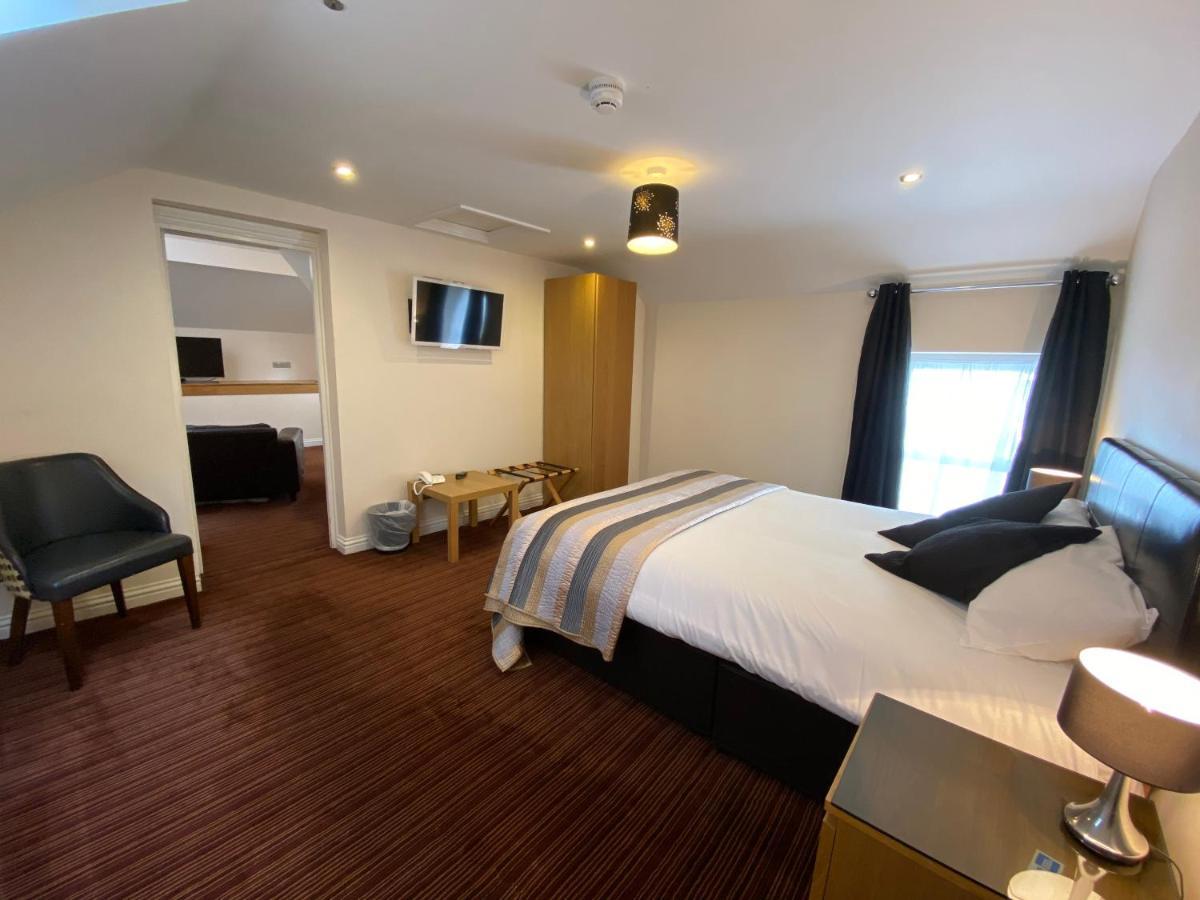 Spilman Hotel Carmarthen Exterior photo